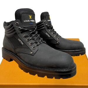 🔥BRAND NEW Louis Vuitton Virgil Abloh Black Suede RARE Boots Size 10 LV (UK)